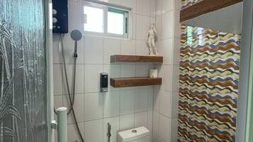 Business Double or Twin Room | Bathroom | Shower, free toiletries, slippers, towels