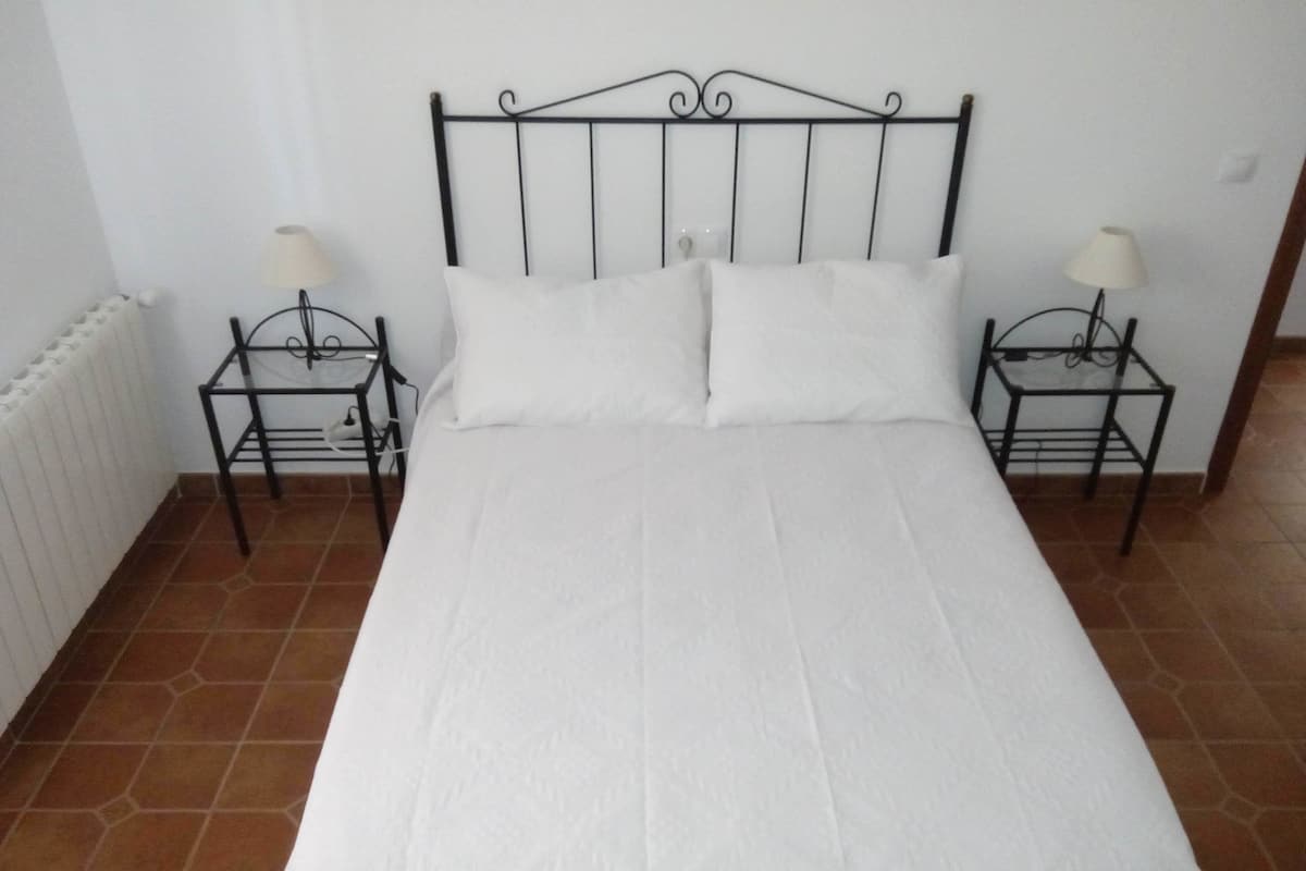 Double Room, Shared Bathroom | Egyptian cotton sheets, premium bedding, down comforters