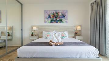 Suite estudio exclusiva, 1 cama King size y sofá cama | Ropa de cama de alta calidad, edredón y camas Select Comfort