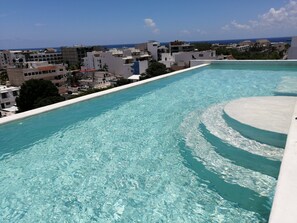 Outdoor pool - Kuyaan Coral Suites by Alex (Playa del Carmen)