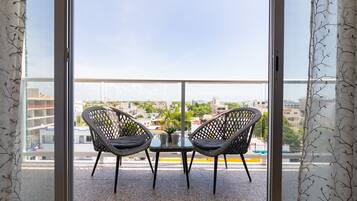 Suite estudio exclusiva, 1 cama King size y sofá cama | Balcón