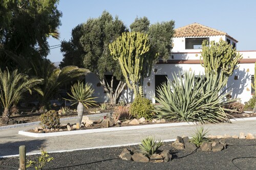 Einzelzimmer in luxuriöser Kleinvilla + beheizter Pool + reichhaltiges Frühstück