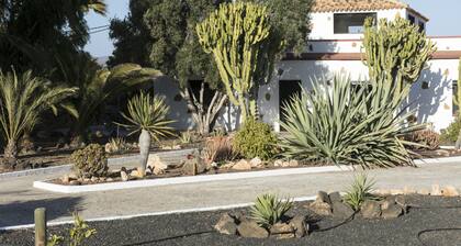 Einzelzimmer in luxuriöser Kleinvilla + beheizter Pool + reichhaltiges Frühstück