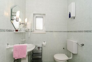 Towels - Apartments Peco - One Bedroom Apartment with Patio and Side Sea View (Mokosica)