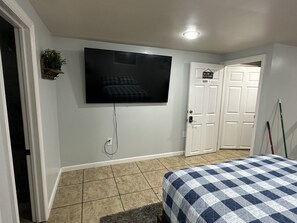1 bedroom, iron/ironing board, WiFi, bed sheets