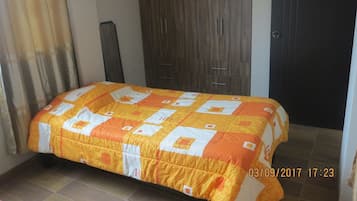 3 bedrooms, WiFi, bed sheets
