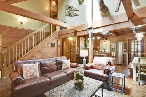 Secluded Cabin, Comfortable Lux, Valley View ~ Canaan Valley & Seneca