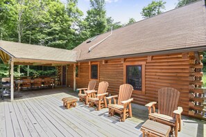 Outdoor dining - Secluded Cabin, Comfortable Lux, Valley View ~ Canaan Valley & Seneca (Harman)