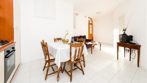 Dining - Budget Old Town -Two-Bedroom Apartment with Sofa Bed - Resticeva Street (Dubrovnik)