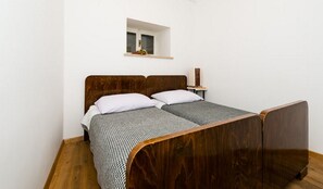 2 bedrooms, free WiFi, bed sheets - Budget Old Town -Two-Bedroom Apartment with Sofa Bed - Resticeva Street (Dubrovnik)