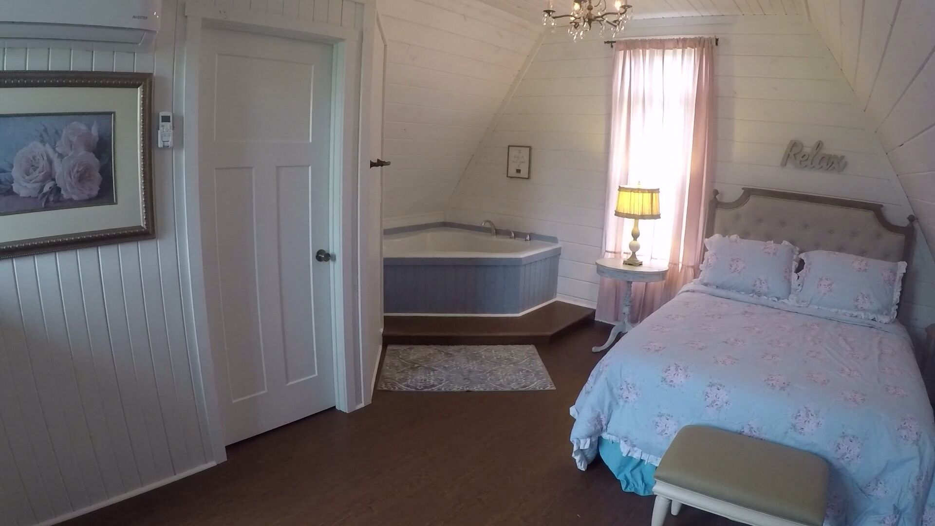 Tea For Two centrally located within the Hocking Hills