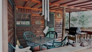 Outdoor dining - Bear Creek Cabin Summ (Ruidoso)