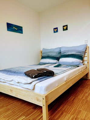 2 bedrooms, desk, iron/ironing board, free WiFi - Charming Old Town Loft in Konstanz with Rooftop Terrace -sleeps 4. (Altstadt)
