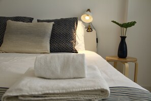 Iron/ironing board, free WiFi, bed sheets