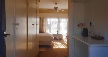 XYZ Guest House - Chambre Lit King-Size