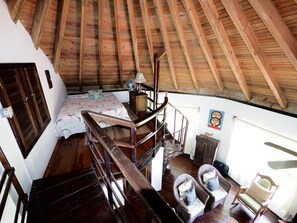 5 bedrooms, WiFi, bed sheets
