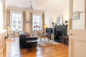 TV, fireplace, offices