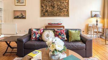 TV, fireplace, offices