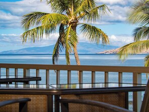 Property grounds - Stunning Ocean Views I Menehune Shores 407 (Kihei)
