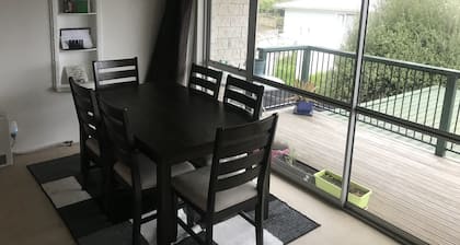 AIMS Games Majoitus - iso talo