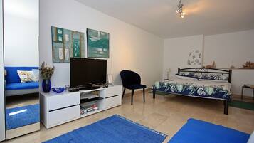 1 bedroom, iron/ironing board, free WiFi, bed sheets