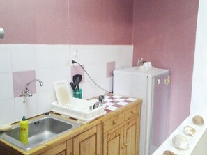 Microwave, stovetop - The Endless Residence ST 1 (Thalang)
