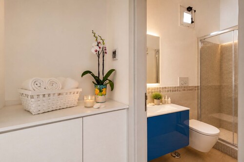 AMORE RENTALS - Villa Anna with private Terrace and Sea View