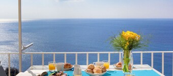 AMORE RENTALS - Villa Anna with private Terrace and Sea View