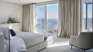 2 bedrooms, in-room safe, iron/ironing board, free WiFi