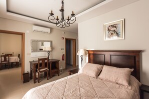 1 chambre, coffres-forts dans les chambres, bureau
