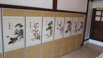 Anche C (Basic Room) | Individually decorated, individually furnished, desk, laptop workspace