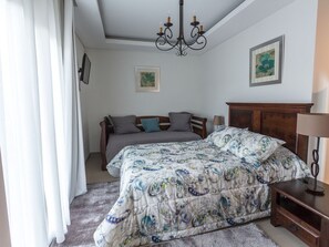 1 bedroom, desk, iron/ironing board, WiFi