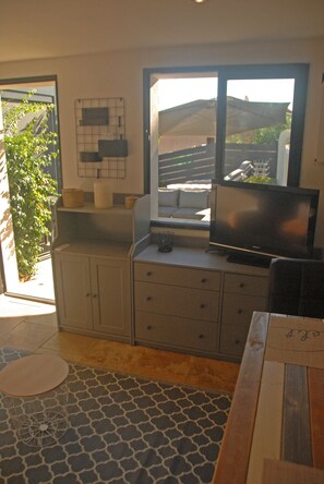 TV - Comfortable studio in the Gulf of St Tropez (Cavalaire-sur-Mer)