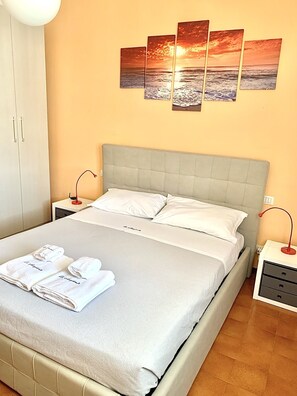 1 habitación, tabla de planchar con plancha, wifi y ropa de cama 