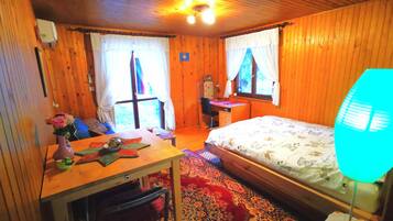 1 bedroom, desk, iron/ironing board, free WiFi