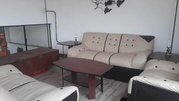 Yhden hengen perushuone | Kannettavalle tietokoneelle sopiva työtila, ilmainen Wi-Fi