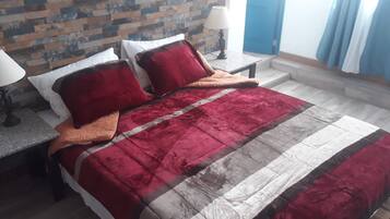 Yhden hengen perushuone | Kannettavalle tietokoneelle sopiva työtila, ilmainen Wi-Fi