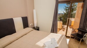 3 habitaciones, tabla de planchar con plancha y wifi gratis 