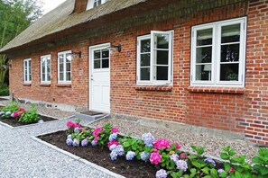 تفاصيل الفندق من الخارج