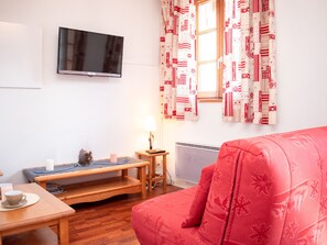 TV - Cozy 2-room + balcony for 6 in Vignec (Vignec)