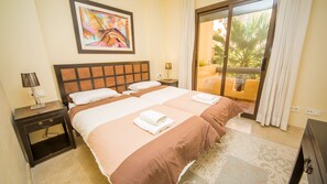 2 chambres, fer et planche à repasser, Wi-Fi gratuit, draps fournis