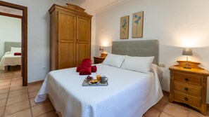 3 soverom, strykejern/-brett, wi-fi (inkludert) og sengetøy