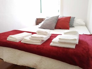 1 chambre, fer et planche à repasser, Wi-Fi, draps fournis