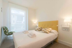 3 bedrooms, iron/ironing board, free WiFi, bed sheets