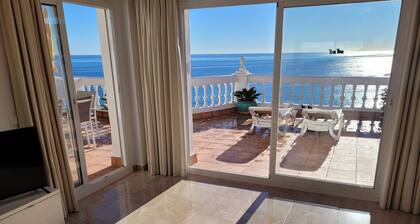 Spacious and bright penthouse with panorama seaview