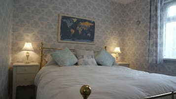 1 slaapkamer, een strijkplank/strijkijzer, wifi, beddengoed