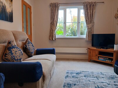An attractive, pet friendly cottage, with enclosed south facing garden.