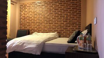Standard Double Room | Free WiFi