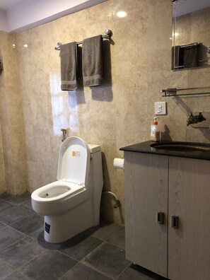 Standard Triple Room | Bathroom | Shower, towels - Tashi Delek Guest House (Bhaktapur)