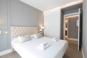 3 bedrooms, iron/ironing board, free WiFi, bed sheets - Brunet V | The Rentals Collection (San Sebastián)